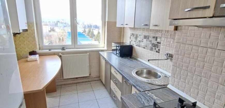 Inchiriez ap 3 camere zona Saturn disponibil imediat