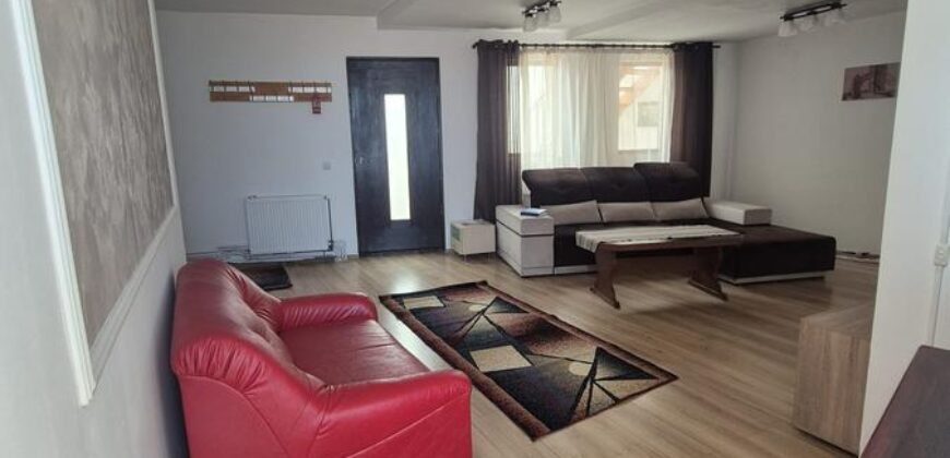 Apartament la casa, 4 camere in Schei