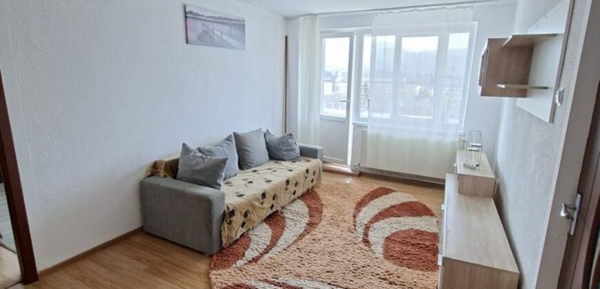 Inchiriez ap 3 camere zona Saturn disponibil imediat