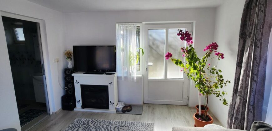 Casa 2 corpuri Poiana Marului