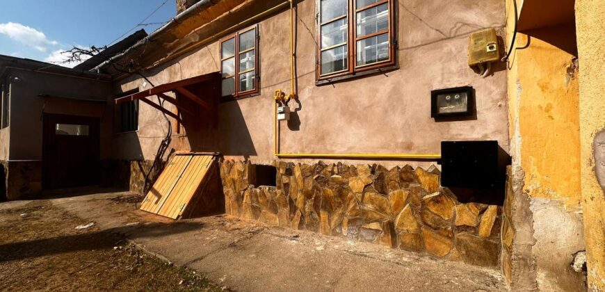 Inchiriez Casa-Vila in Jud. Brasov, Loc Cristian Muncitori !