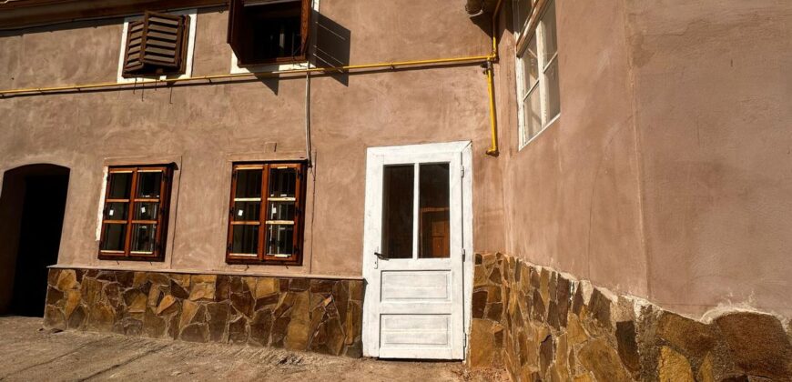 Inchiriez Casa-Vila in Jud. Brasov, Loc Cristian Muncitori !