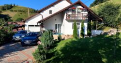 Casa 2 corpuri Poiana Marului