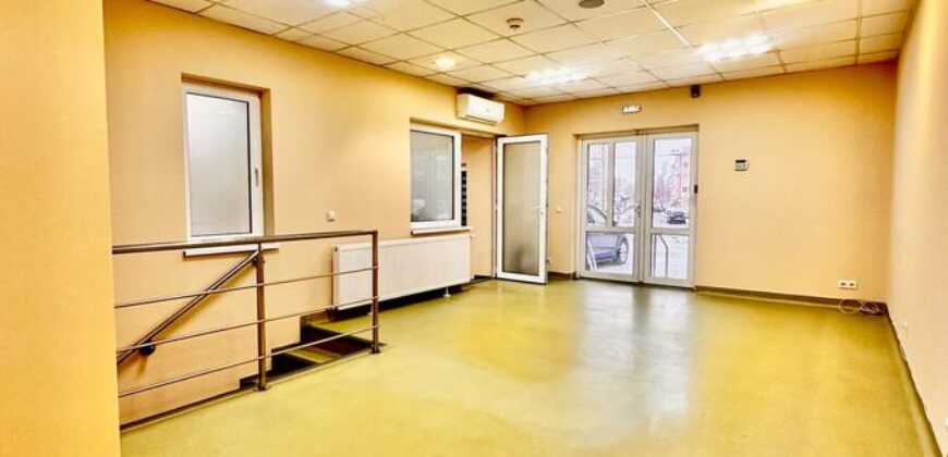 Inchiriez spatiu comercial pretabil servicii medicale/beauty/estetica