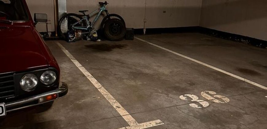 Inchiriez apartament 3 camere DECOMANDAT cu parcare subterana