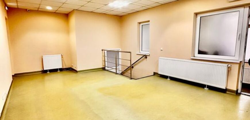 Inchiriez spatiu comercial pretabil servicii medicale/beauty/estetica