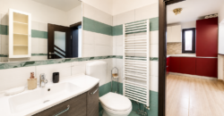 Casa de vanzare la pret de apartament