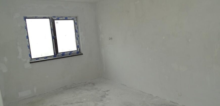Apartament DECOMANDAT 65 mp de renovat