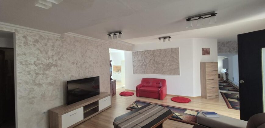 Apartament la casa, 4 camere in Schei