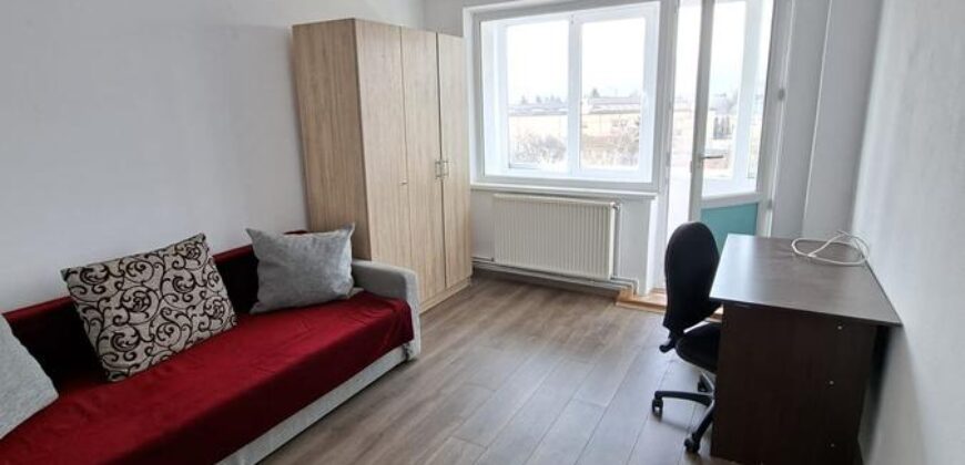 Inchiriez ap 3 camere zona Saturn disponibil imediat