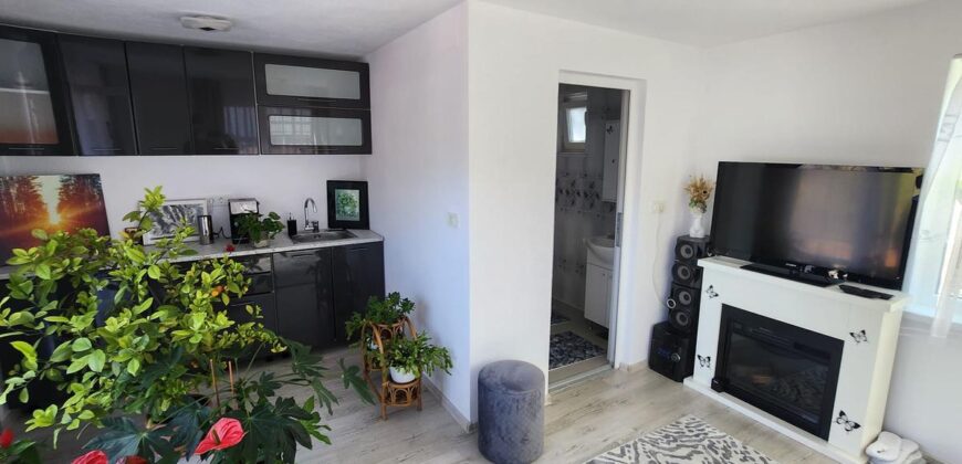 Casa 2 corpuri Poiana Marului