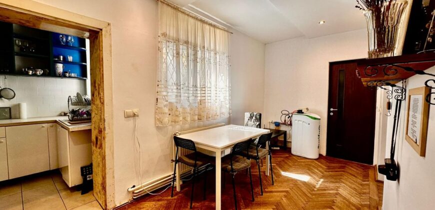 De inchiriat apartament la casa -Centru Istoric