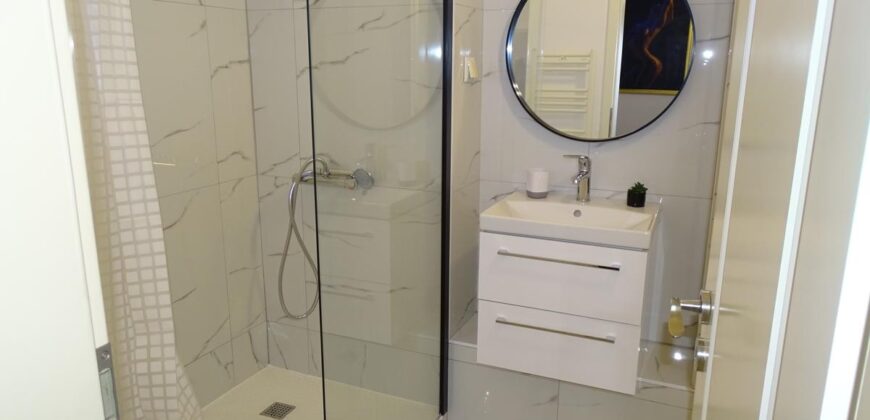 Inchiriez garsoniera cu centrala langa Afi